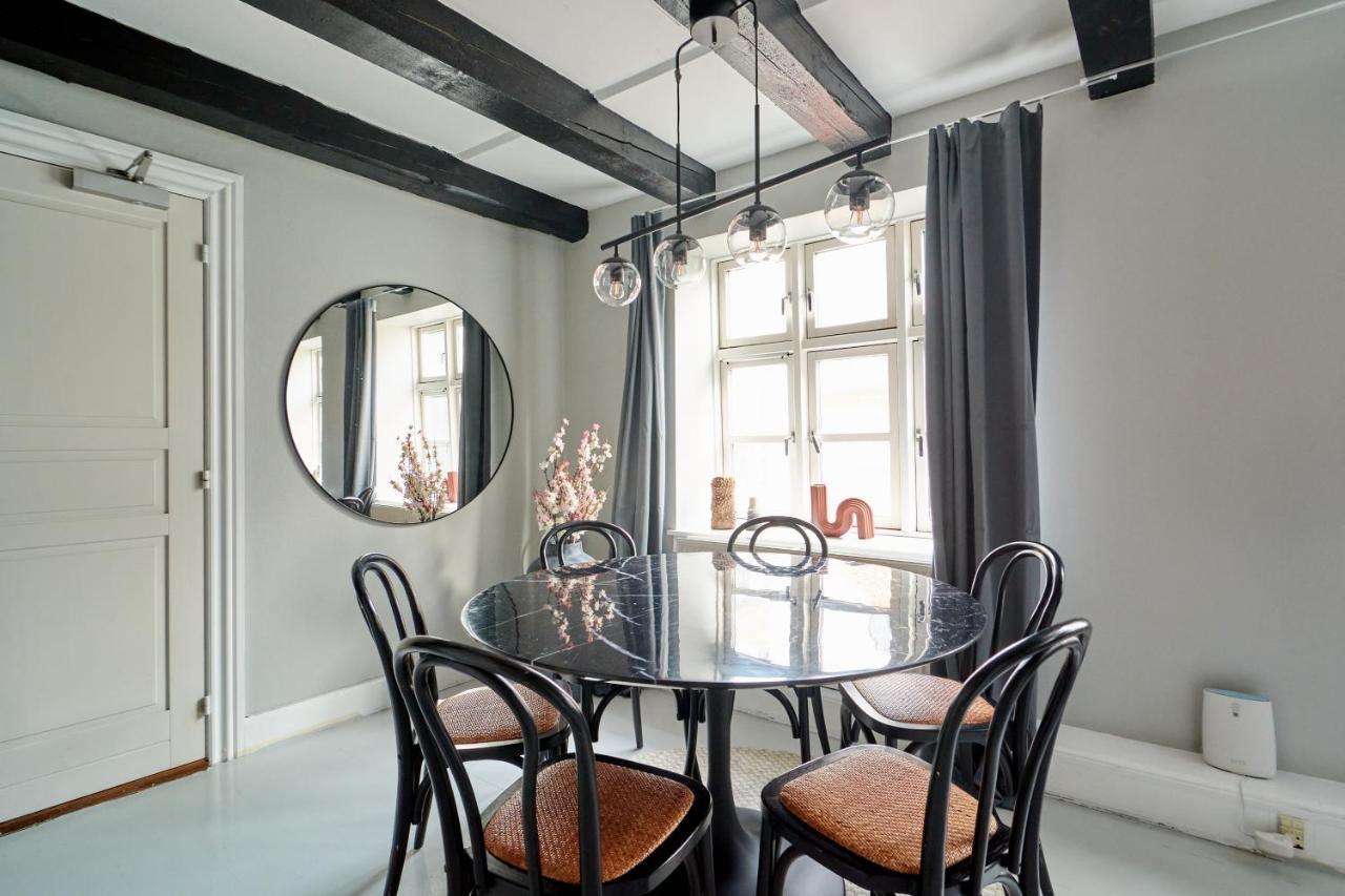 Unique 2 Bedroom Duplex W Exposed Beams In Cph City Kopenhagen Exterior foto